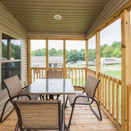 Plymouth Rock Camping Resort Deluxe Cottage Elkhart Lake ภายนอก รูปภาพ